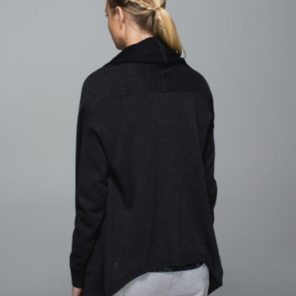 Lululemon Cabin Yogi Wrap Reversible Gray/Black 2 - Picture 4 of 4